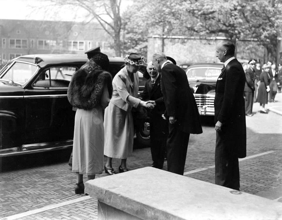 Erepromotie Mevrouw Roosevelt . Buiten, Bestanddeelnr 902-6991