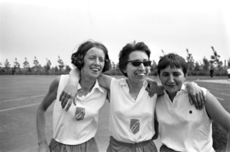 Estafettes, kampioenschappen, sportwedstrijden, atletiek, Bestanddeelnr 920-4541