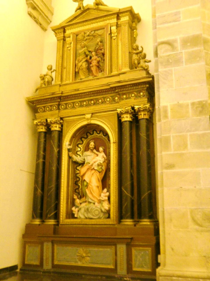 Escoriaza - Iglesia de San Pedro, interior 01
