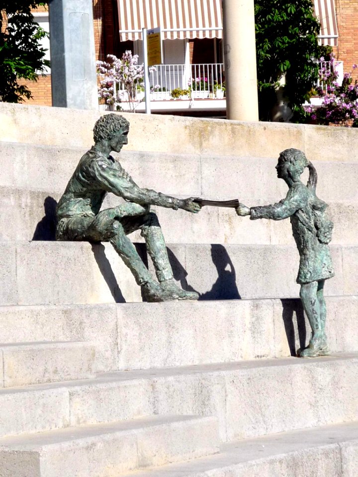 Esplugues de Llobregat - Plaça de Catalunya 6