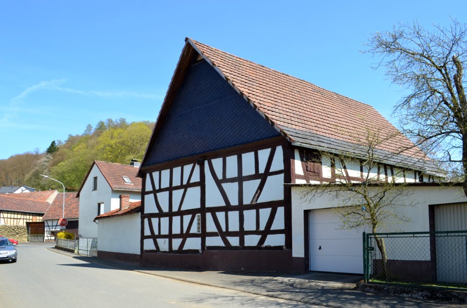 Essershausen, Fachwerkscheune Brückenstraße 1