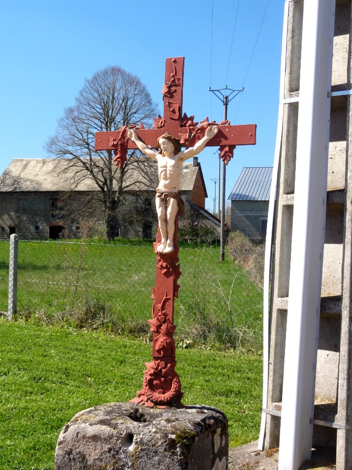 Espinasse (Puy-de-Dôme) croix de chemin D528