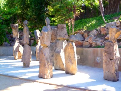 Esplugues de Llobregat - Composición escultórica 'Trobada'. de Xavier Corberó Olivella (2005)