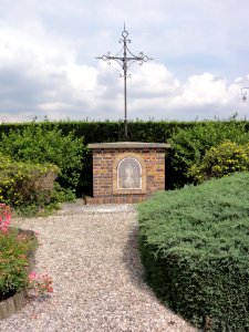 Essigny-le-Petit (Aisne) oratoire-croix de chemin