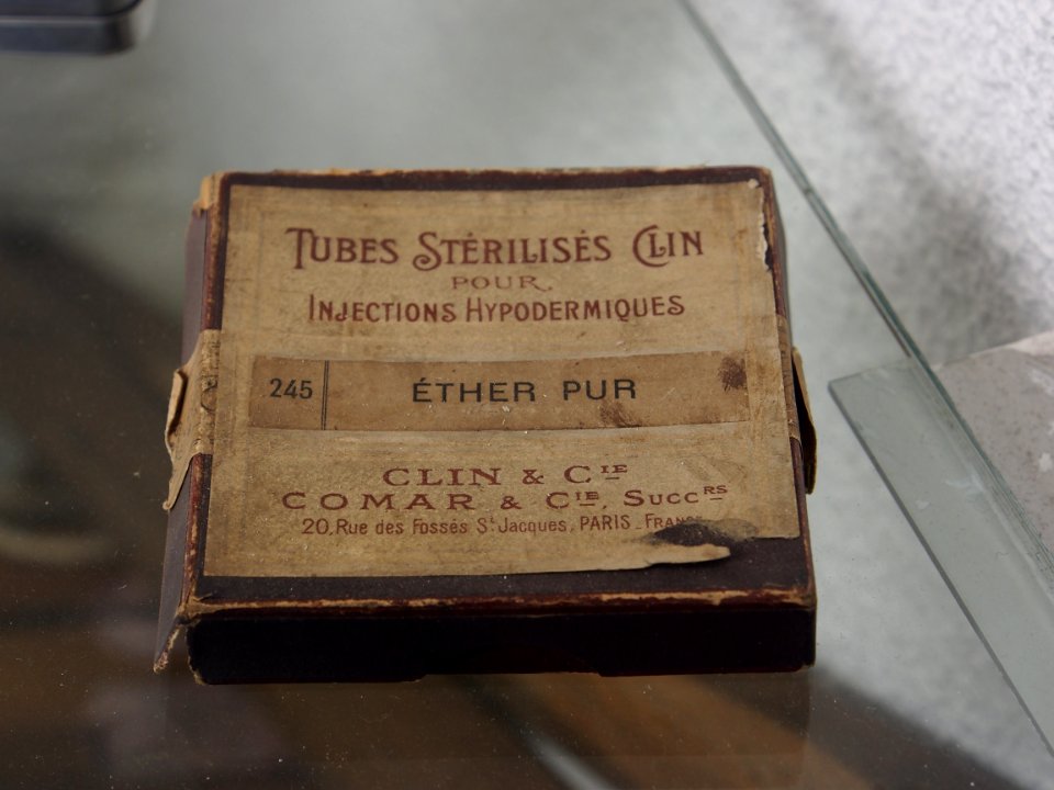 Ether pur, Tubes Sterilises Clin, Musée Somme 1916, pic-124