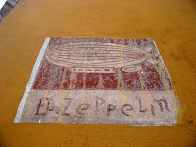 Esquina de El Zeppelín, Mérida, Yucatán (01)