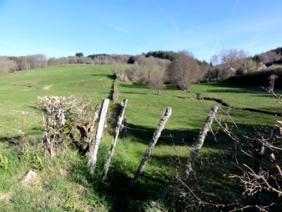 Espinasse (Puy-de-Dôme) paysage avec confluent Chanteranne - Auzelle