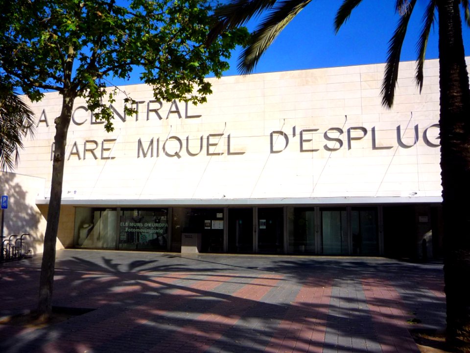 Esplugues de Llobregat - Biblioteca Central Pare Miquel D'Esplugues 1