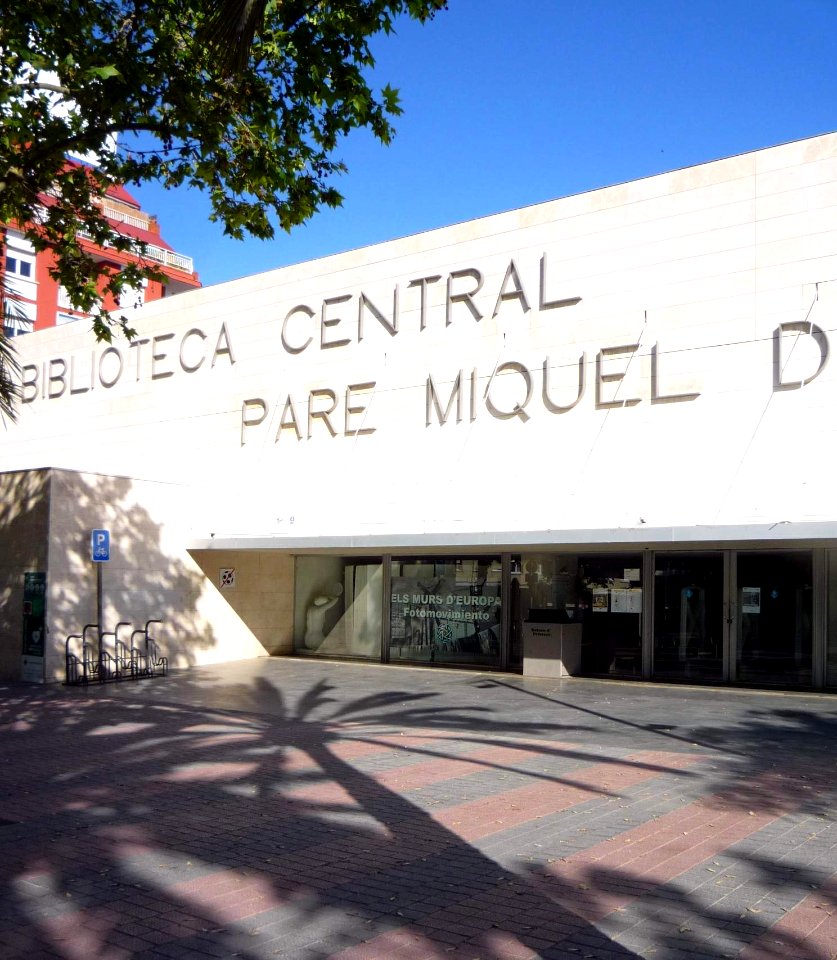Esplugues de Llobregat - Biblioteca Central Pare Miquel D'Esplugues 3