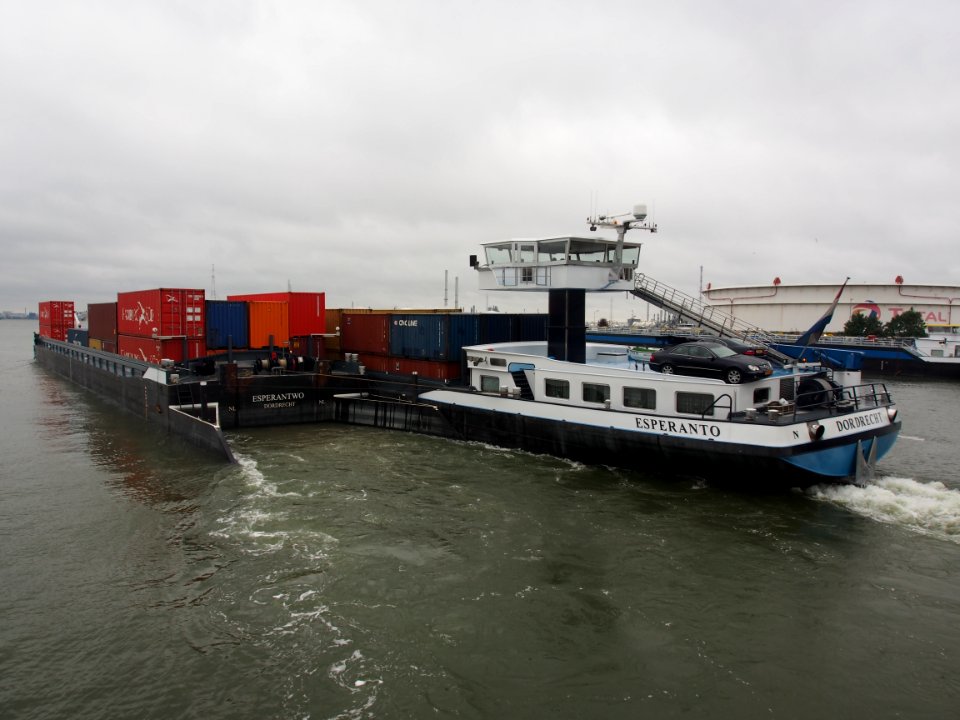 ESPERANTO - ENI 02324538 with ESPERANTWO - ENI 02329438 leaving Van Cauwelaertsluis, pic4