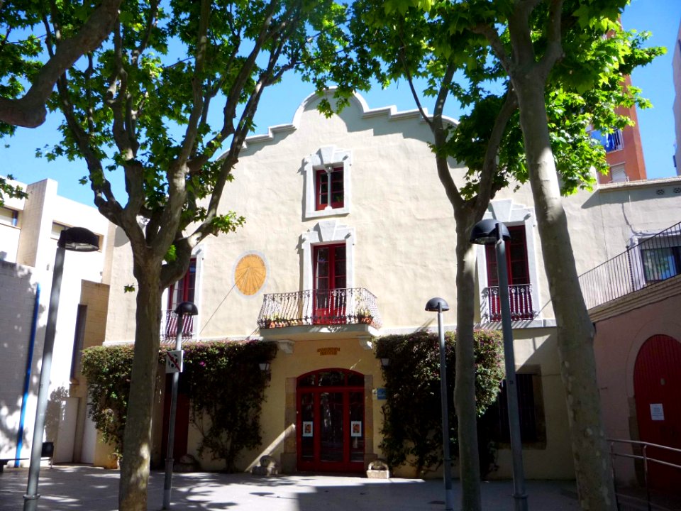 Esplugues de Llobregat - Casal de Cultura Robert Brillas 1