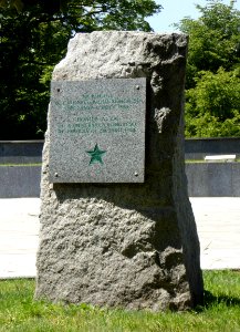 Esperanto-ŝtono en Nusle, 4