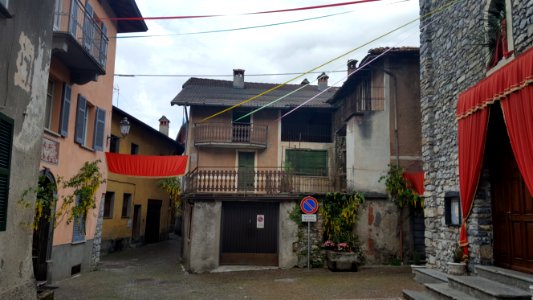 Esino Lario-Square and church of San Giovanni (6)