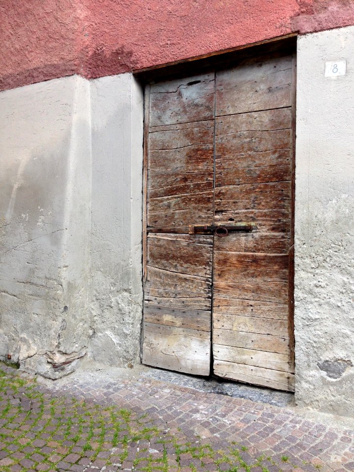 Esino Lario door 02