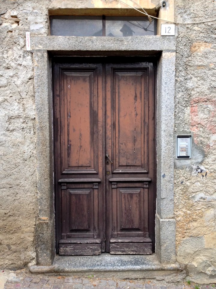 Esino Lario door 09