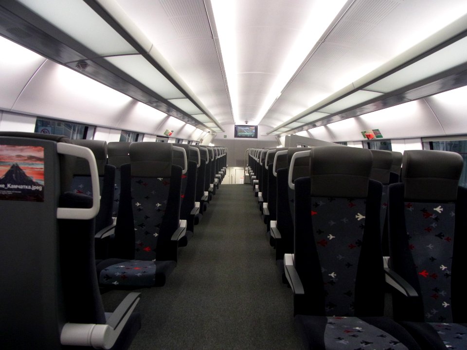 ESh2-024 interior - 2nd class upper level