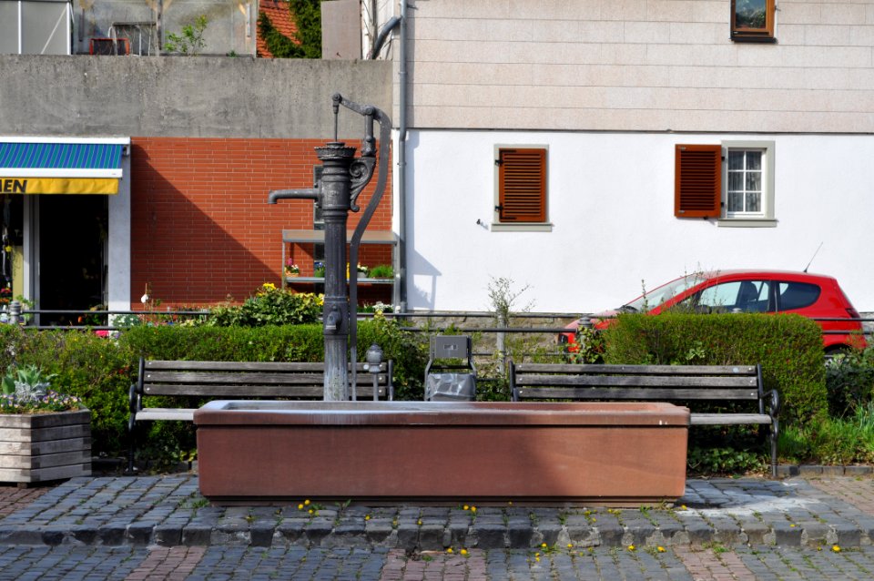 Eschborn, Eschenplatz, Brunnen
