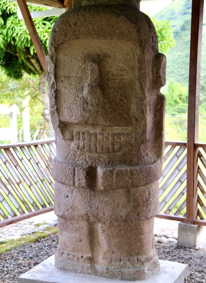 Escultura San Agustín en Inzá