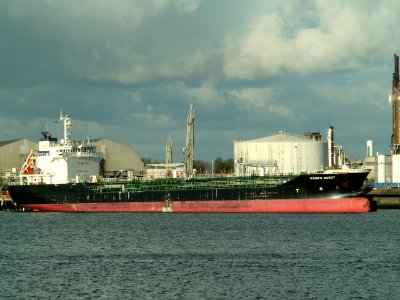 Eships Quest p2 at the '7e Petroleumhaven', Port of Rotterdam, Holland 29-Apr-2006