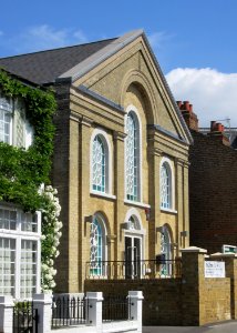 Esher Green Baptist Church, Park Road, Esher (June 2015) (1)