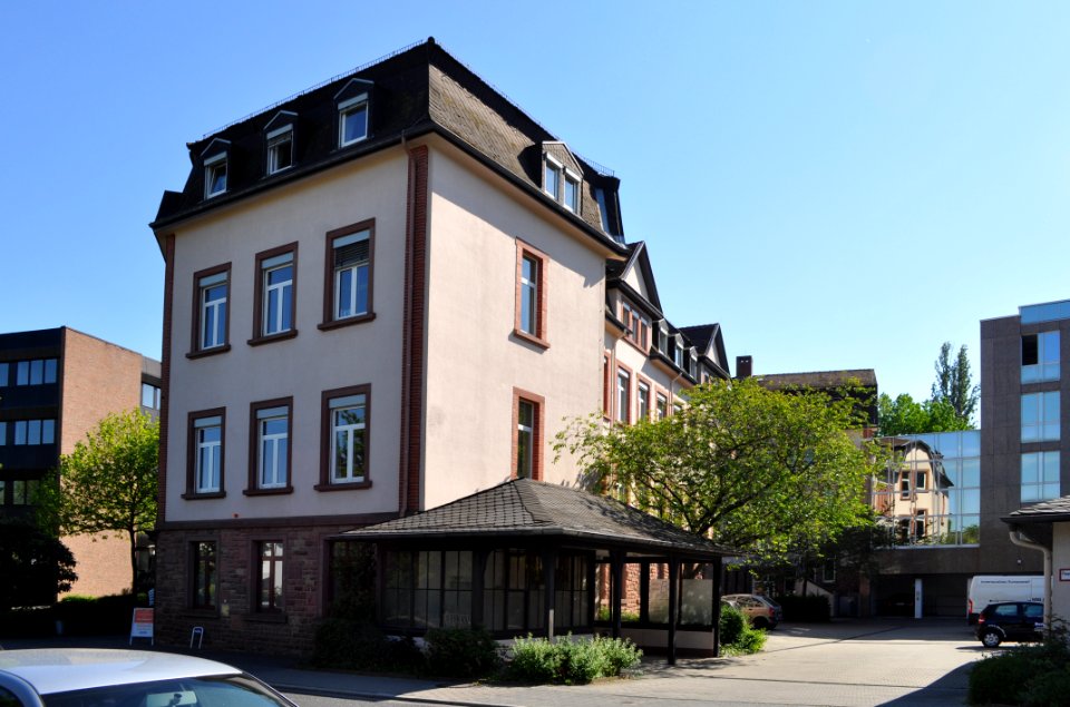 Eschborn, Hauptstraße 81-85