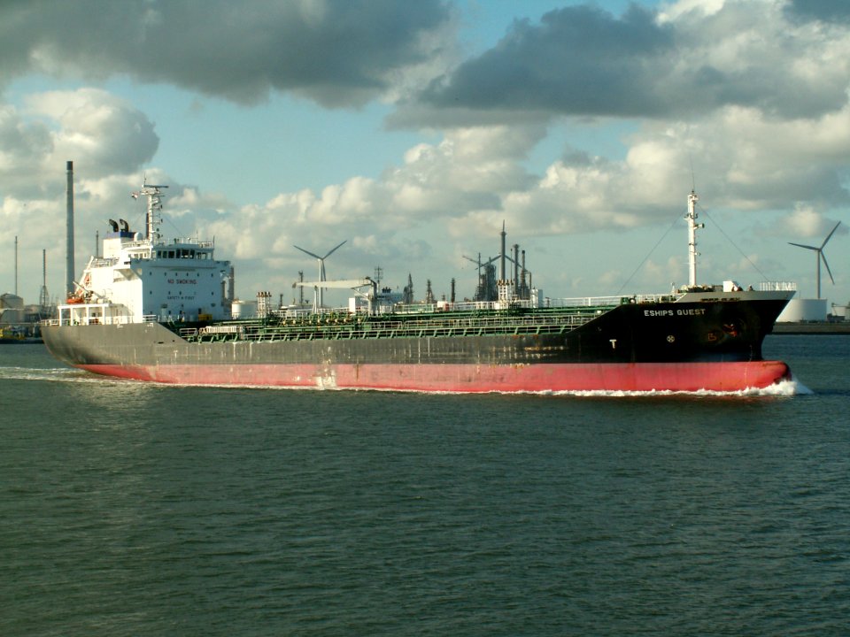 Eships Quest - IMO 9272735 - Callsign V7JX5 p1 leaving Port of Rotterdam, Holland 29-Apr-2006