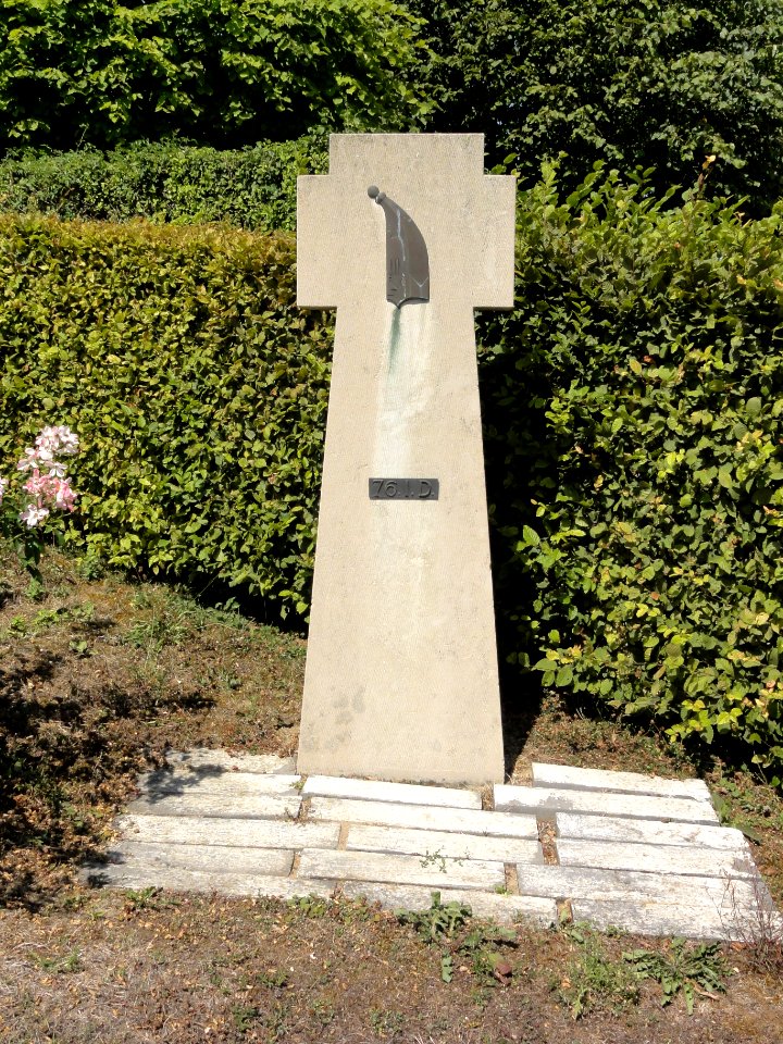 Esnes-en-Argonne (Meuse) mémorial 76 I.D