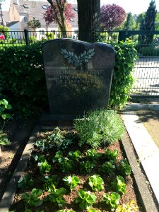 Eschborn, Friedhof, Grab Heinrich Graf
