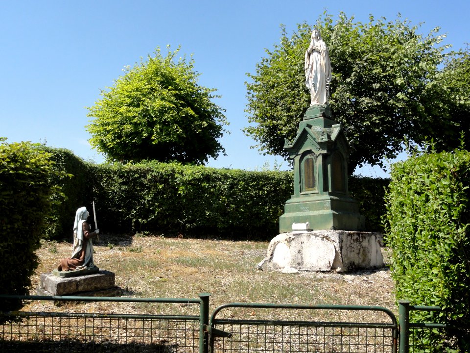 Esnes-en-Argonne (Meuse) grotte de Lourdes