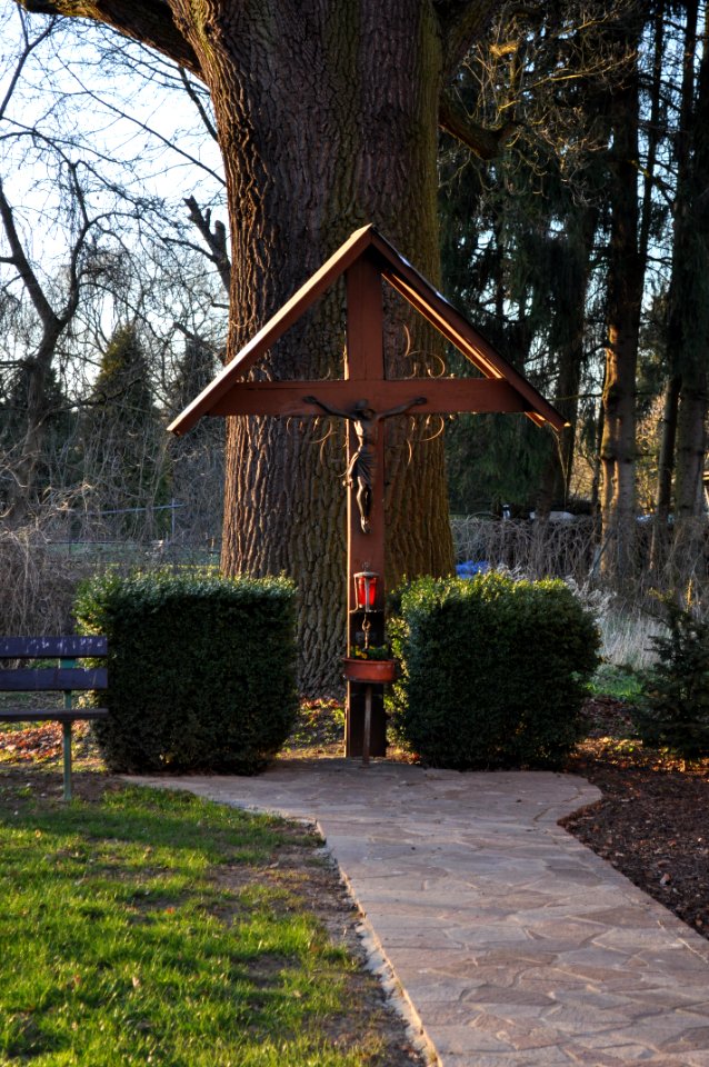 Eschhofen, Holzkruzifix bei St. Anna Kapelle