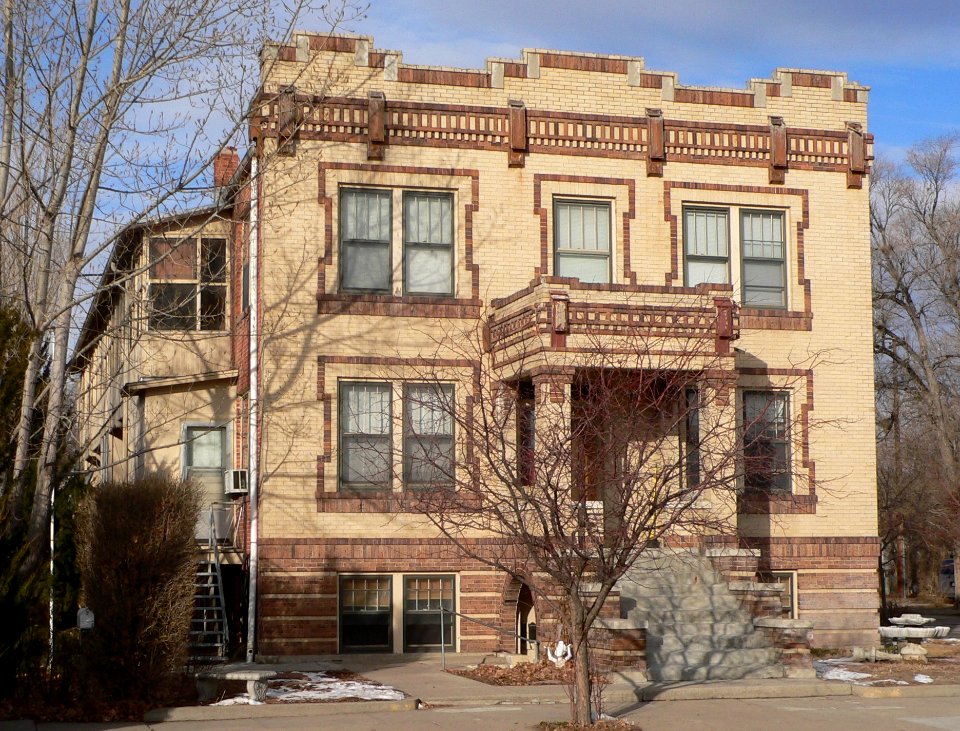 Fontenelle Apartments (Scottsbluff, NE) from E 2