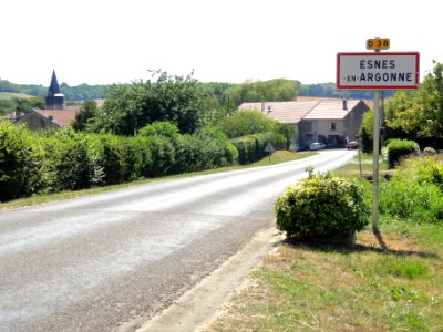 Esnes-en-Argonne (Meuse) city limit sign