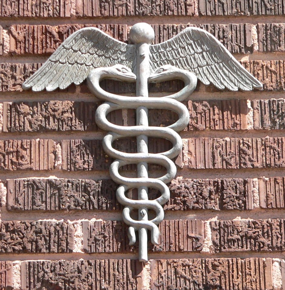 Foote Clinic (Hastings NE) caduceus over W entrance 1