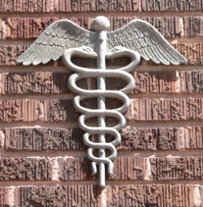 Foote Clinic (Hastings NE) caduceus over W entrance 1