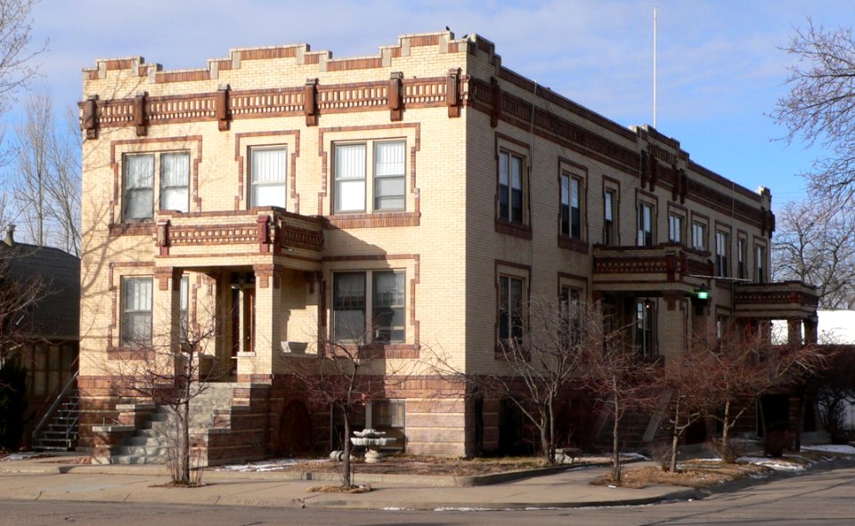 Fontenelle Apartments (Scottsbluff, NE) from NE 2