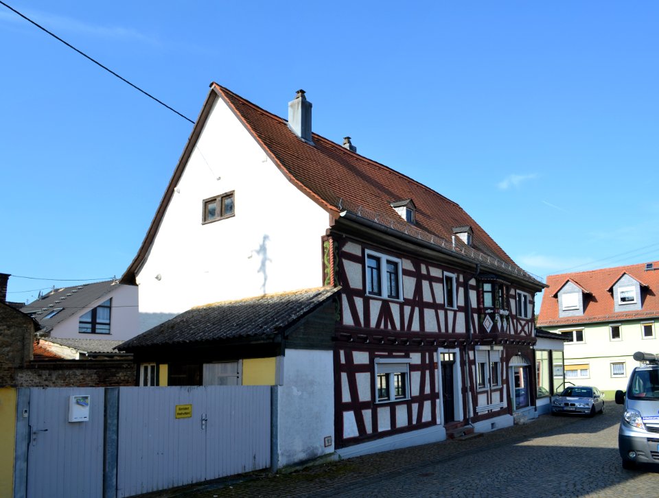 Esch, Kirchgasse 1