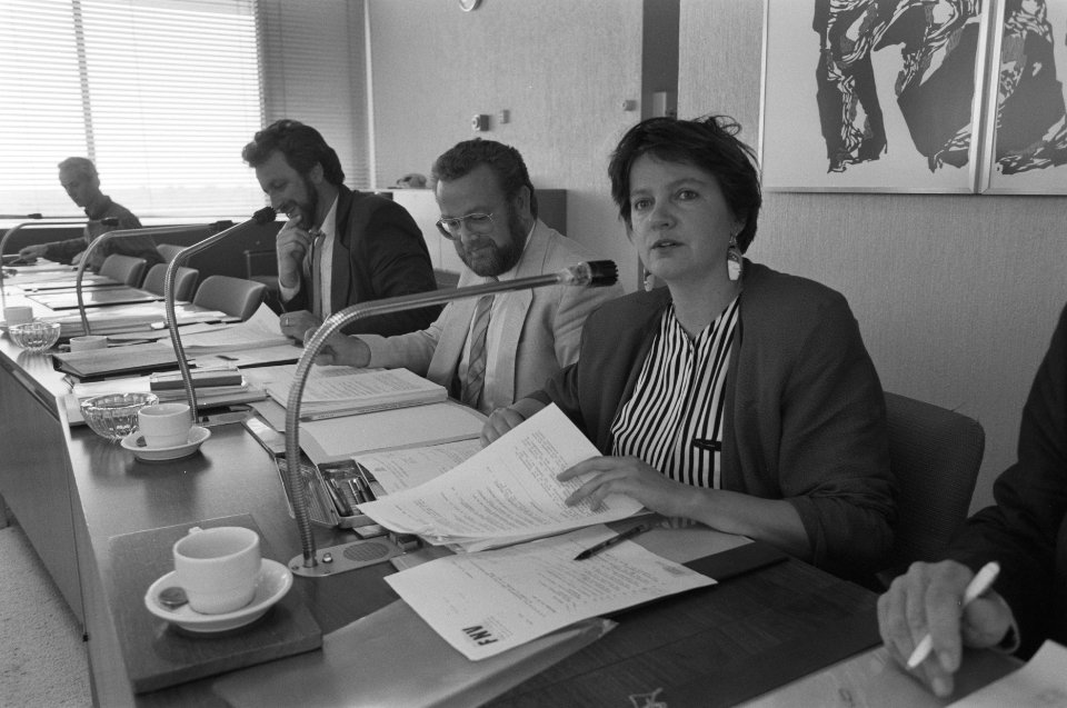 FNV-federatieraad vice-voorzitter Karin Adelmund (r) m naast haar Jakob Draijer, Bestanddeelnr 934-2847