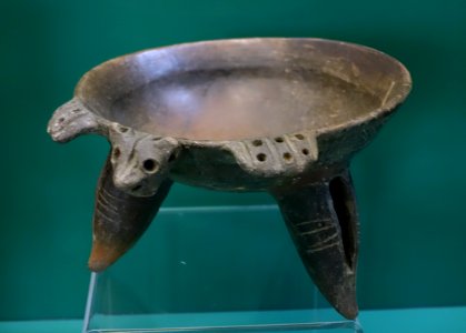 Footed dish, Costa Rica highlands, 1000-1520 AD, ceramic - Naturhistorisches Museum Nürnberg - Nuremberg, Germany - DSC04005