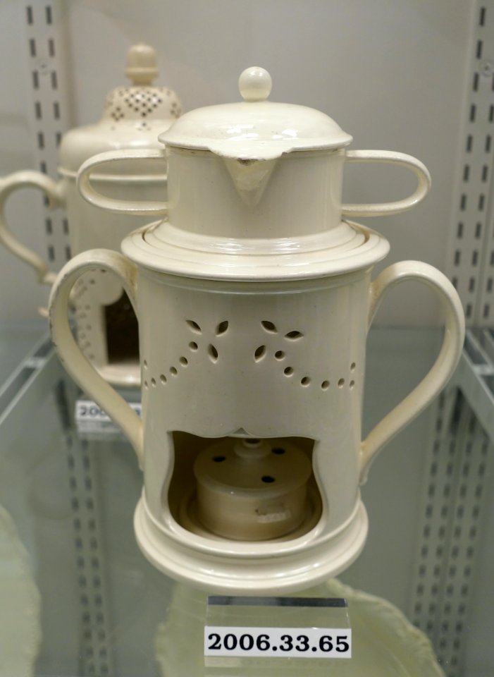 Food warmer, Staffordshire or Yorkshire, England, c. 1815, creamware, HD 2006.33.65 - Flynt Center of Early New England Life - Deerfield, Massachusetts - DSC04723