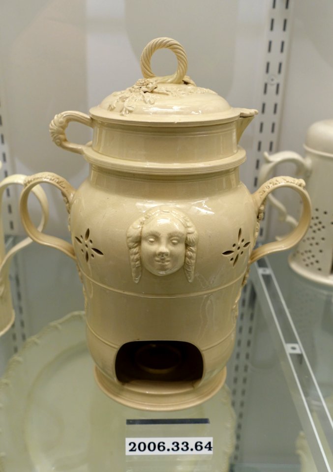 Food warmer, Staffordshire or Yorkshire, England, c. 1775, creamware, HD 2006.33.64 - Flynt Center of Early New England Life - Deerfield, Massachusetts - DSC04719