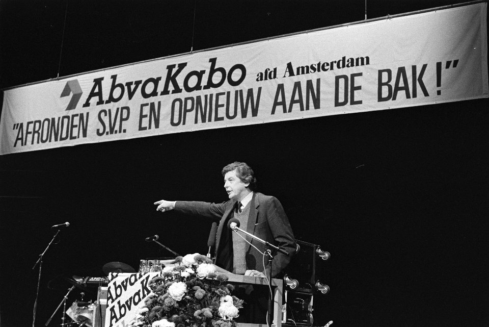 FNV-voorzitter Wim Kok spreekt op slotmanifestatie AbvaKabo in RAI congrescentr, Bestanddeelnr 932-8070