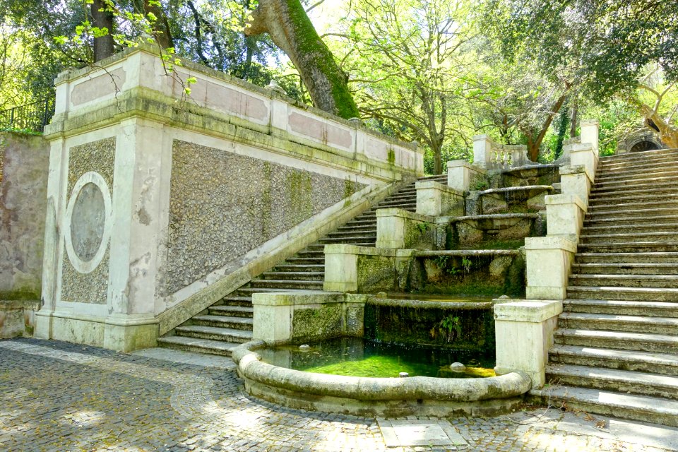 Fontana degli Undici Zampilli - Orto botanico - Rome, Italy - DSC00283