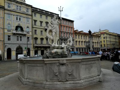 Fontana del Nettuno (Trieste) 04