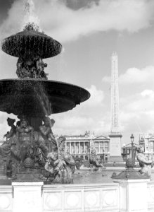 Fontein op de Place de la Concorde, Bestanddeelnr 191-0342