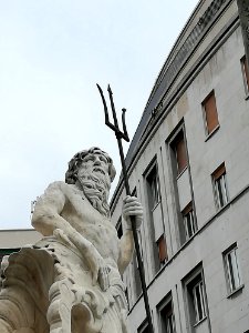 Fontana del Nettuno (Trieste) 02