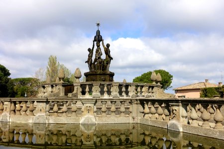 Fontana dei Mori - Villa Lante, Bagnaia, Italy - DSC01783