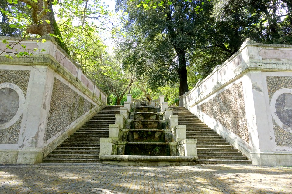 Fontana degli Undici Zampilli - Orto botanico - Rome, Italy - DSC00279