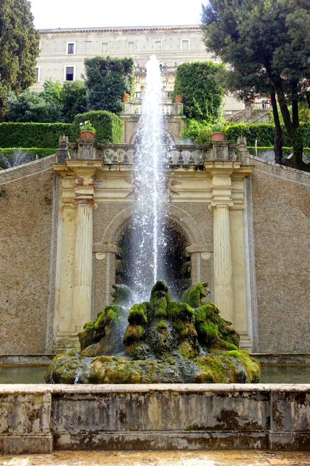Fontana del Drago - Villa d'Este - Tivoli, Italy - DSC03957