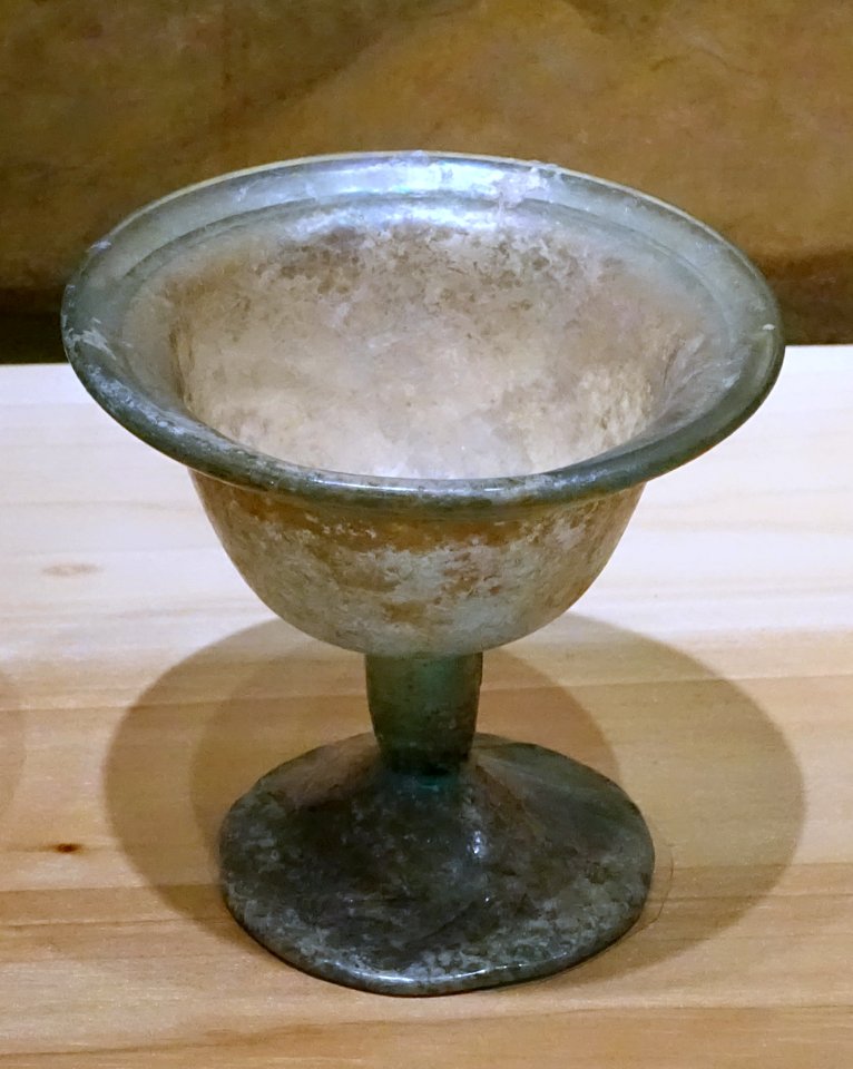 Footed beaker, Roman, probably Italy, c. 1st century AD, glass - Spurlock Museum, UIUC - DSC05856