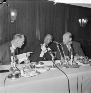 Fondation Europeenne de la culture persbijeenkomst gehouden in het Internationaa, Bestanddeelnr 914-9297